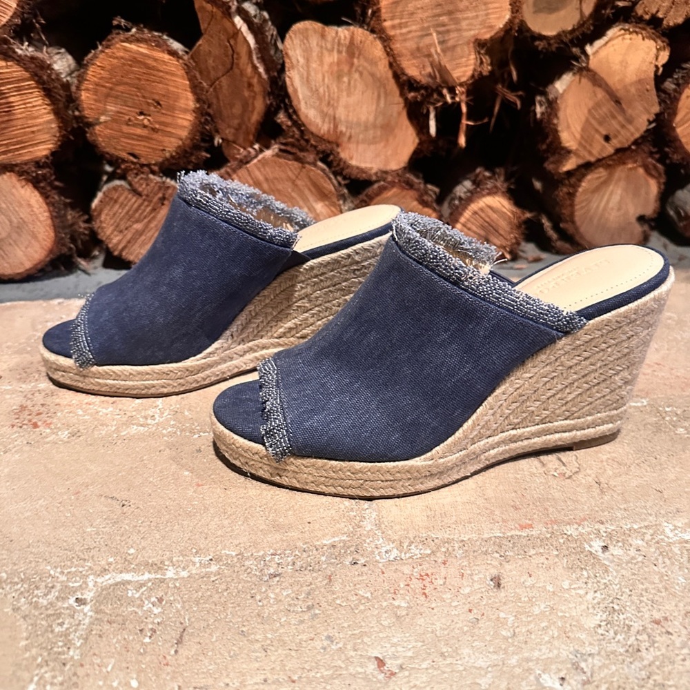 New Liverpool Hollywood Fray Edge Denim Wedge Espadrille Sandals size 9